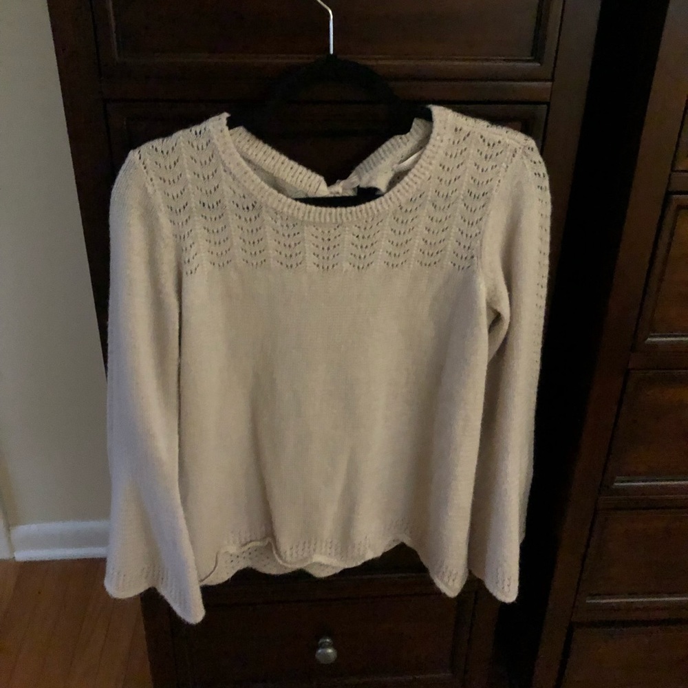 LC scalloped edge sweater